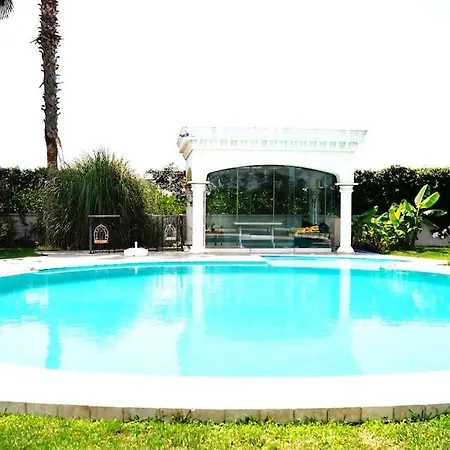 Luxury فندق Narlidere