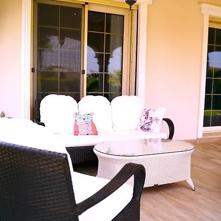 Luxury فندق 4*